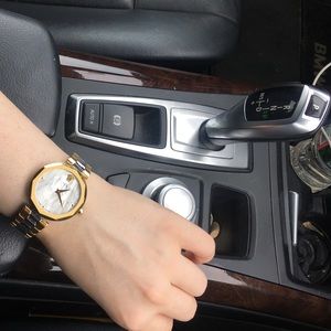 60% OFF‼️ Versace Idyia Watch